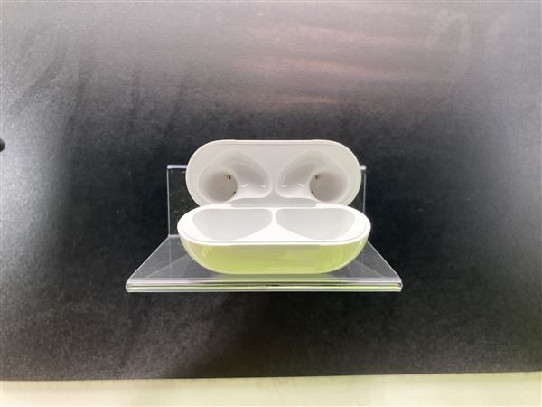 【中古】【安心保証】 AirPods 第4世代 アクティブノイズキャンセリング搭載 MXP93