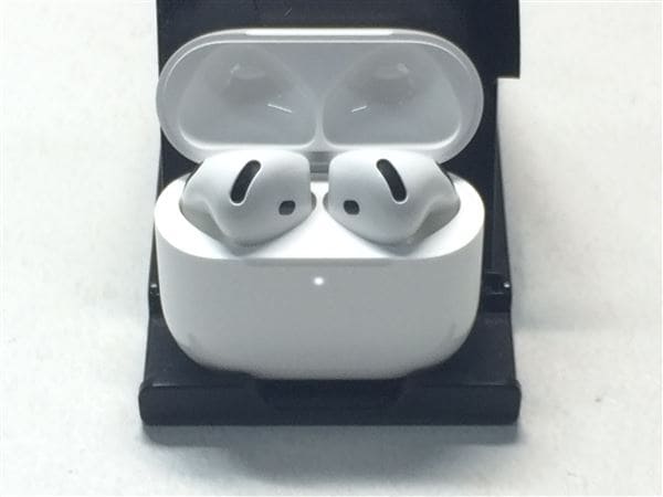 yÁzySۏ؁z AirPods 4 MXP63