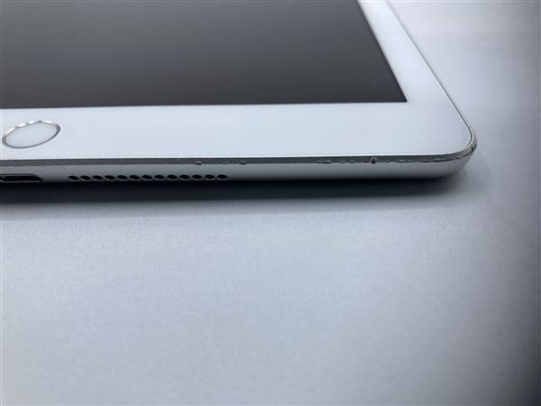 yÁzySۏ؁z iPad 9.7C` 6[32GB] Z[ docomo Vo[