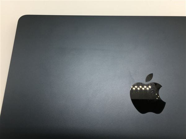 【中古】【安心保証】 MacBookAir 2022年 MLY33J/A