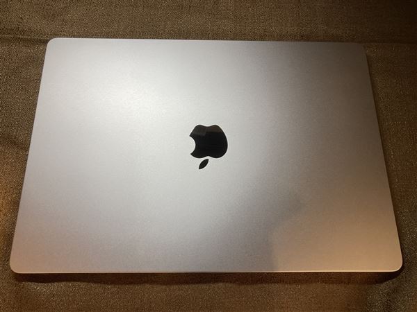 yÁzySۏ؁z MacBookAir 2024N MXD13J/A