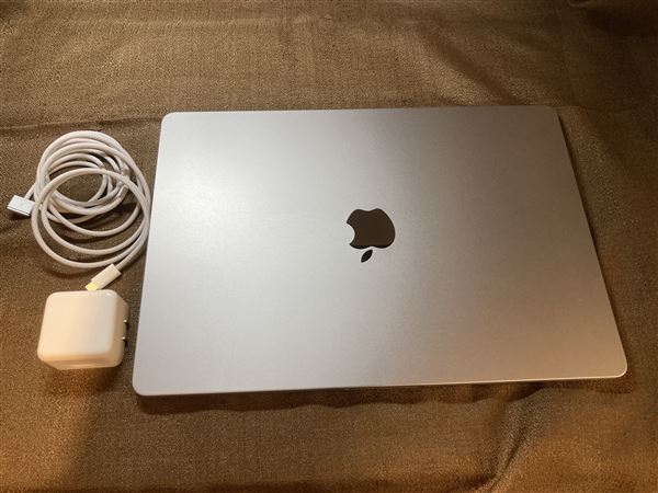 yÁzySۏ؁z MacBookAir 2024N MXD13J/A