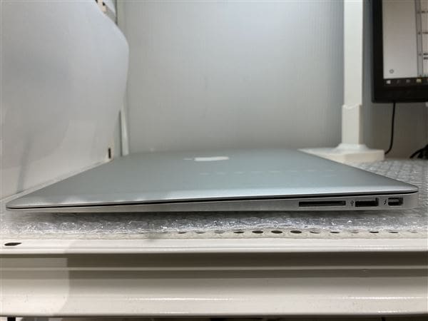 yÁzySۏ؁z MacBookAir 2017N MQD32J/A