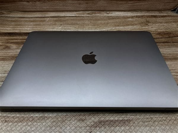 yÁzySۏ؁z MacBookAir 2019N MVFH2J/A