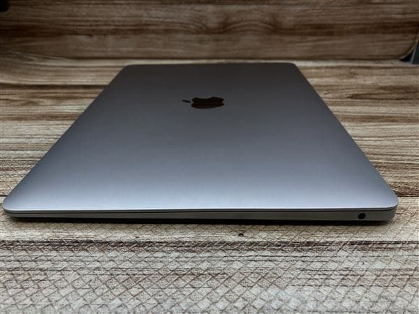 yÁzySۏ؁z MacBookAir 2019N MVFH2J/A