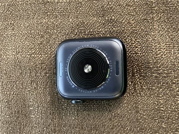 �y���Áz�y���S�ۏ؁z �o���h�� SE ��2����[40mm/GPS]�A���~ �~�b�h�i�C�g Apple Watch