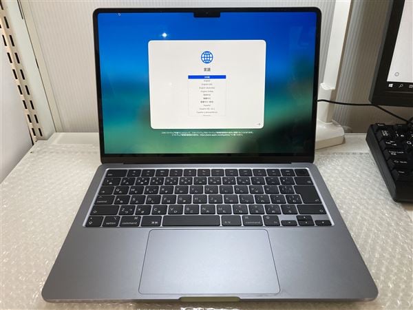【中古】【安心保証】 MacBookAir 2022年 MLXW3J/A