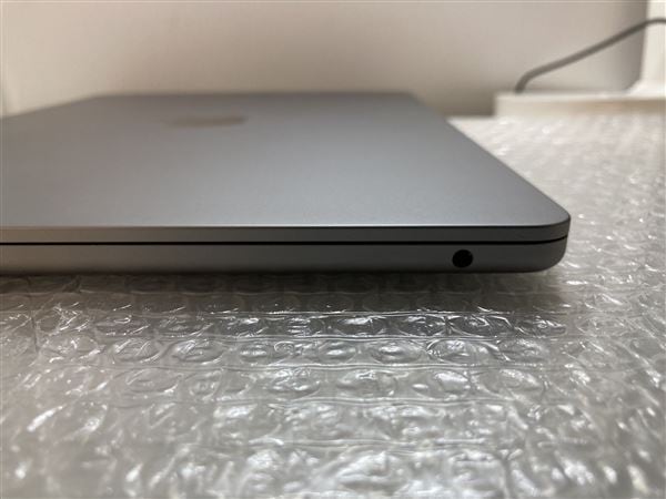【中古】【安心保証】 MacBookAir 2022年 MLXW3J/A