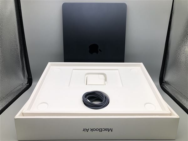 【中古】【安心保証】 MacBookAir 2022年 MLY33J/A