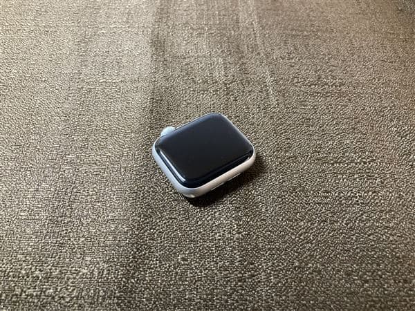 �y���Áz�y���S�ۏ؁z SE ��1����[40mm/�Z�����[]�A���~ �V���o�[ Apple Watch