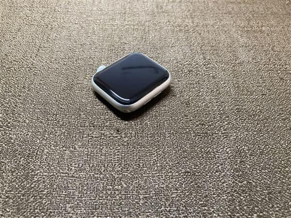 �y���Áz�y���S�ۏ؁z Series5[44mm/�Z�����[]�A���~ �V���o�[ Apple Watch