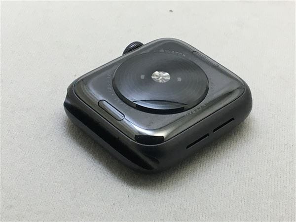 yÁzySۏ؁z SE 1[40mm/Z[]A~ Xy[XOC Apple Watch