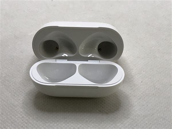 yÁzySۏ؁z AirPods 4 MXP63