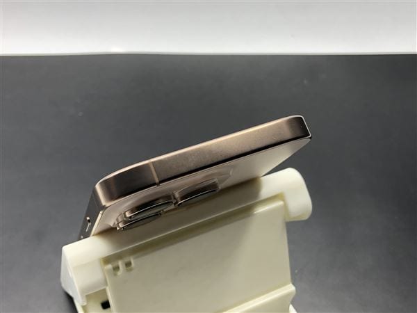 yÁzySۏ؁z iPhone16 Pro[128GB] au fU[g`^jE