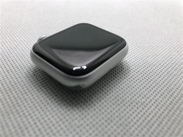 yÁzySۏ؁z SE 2[40mm/Z[]A~ Vo[ Apple Watch