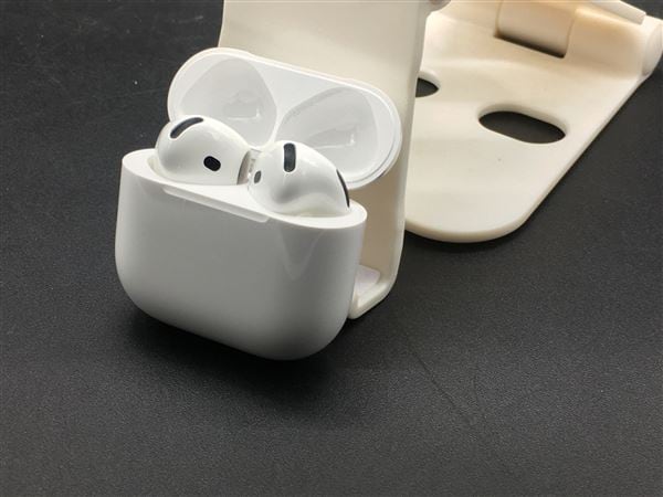 yÁzySۏ؁z AirPods 4 MXP63