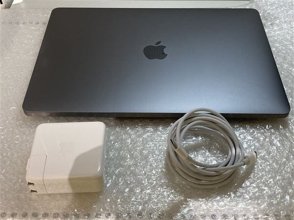 【中古】【安心保証】 MacBookPro 2020年 MYD82J/A