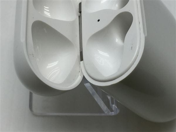 【中古】【安心保証】 AirPods 第2世代 Lightning充電 MV7N2