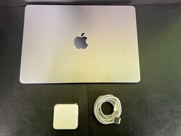【中古】【安心保証】 MacBookAir 2022年 MLXW3J/A
