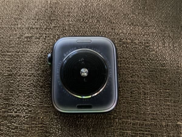 yÁzySۏ؁z SE 3[44mm/Z[]A~ ~bhiCg Apple Watch