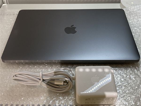 【中古】【安心保証】 MacBookPro 2022年 MNEJ3J/A
