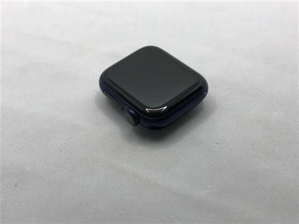 yÁzySۏ؁z oh Series6[40mm/GPS]A~ u[ Apple Watch