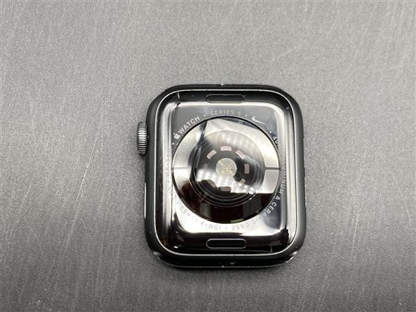yÁzySۏ؁z Series5[40mm/GPS]A~ eF Apple Watch