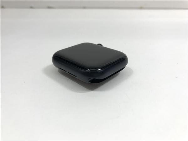 yÁzySۏ؁z SE 2[40mm/GPS]A~ ~bhiCg Apple Watch