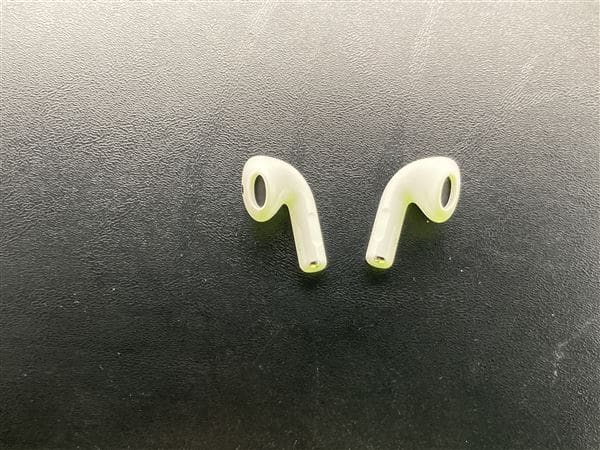 【中古】【安心保証】 AirPods 第4世代 MXP63