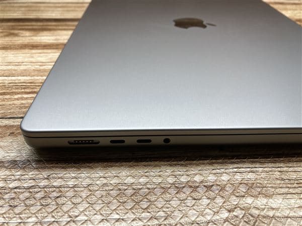 yÁzySۏ؁z MacBookPro 2021N MK183J/A