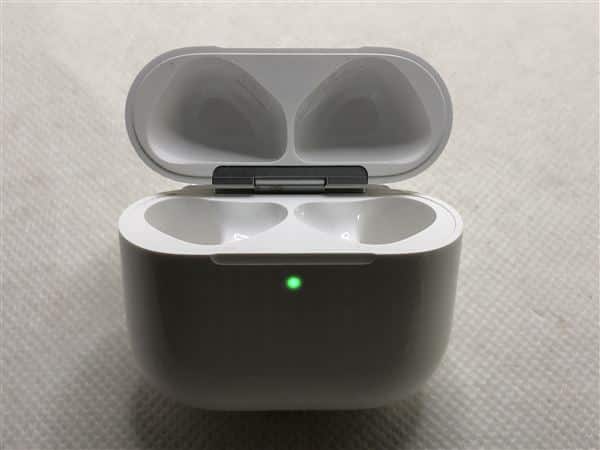 【中古】【安心保証】 AirPods 第4世代 アクティブノイズキャンセリング搭載 MXP93