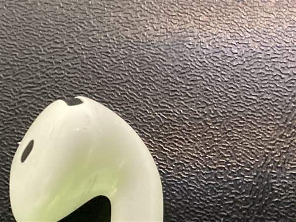 【中古】【安心保証】 AirPods 第4世代 アクティブノイズキャンセリング搭載 MXP93