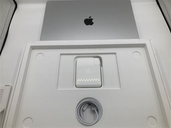 yÁzySۏ؁z MacBookPro 2023N MRW73J/A