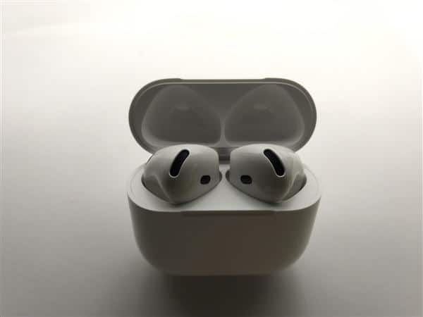 【中古】【安心保証】 AirPods 第4世代 MXP63