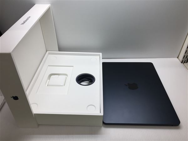【中古】【安心保証】 MacBookAir 2022年 MLY33J/A