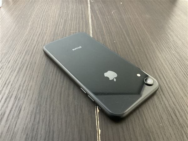yÁzySۏ؁z iPhoneXR[256GB] SIMbN au/UQ ubN