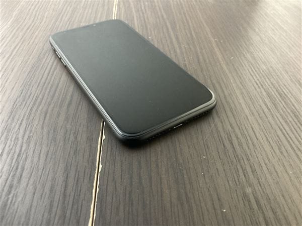 yÁzySۏ؁z iPhoneXR[256GB] SIMbN au/UQ ubN