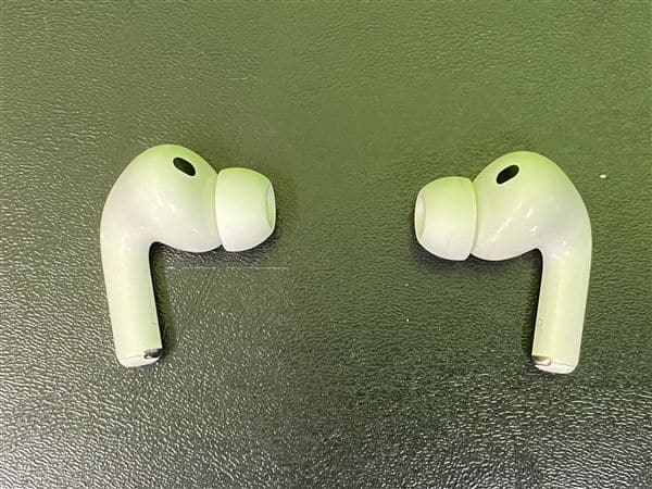 【中古】【安心保証】 AirPods Pro 第3世代 MagSafe充電 USB-C MFHP4
