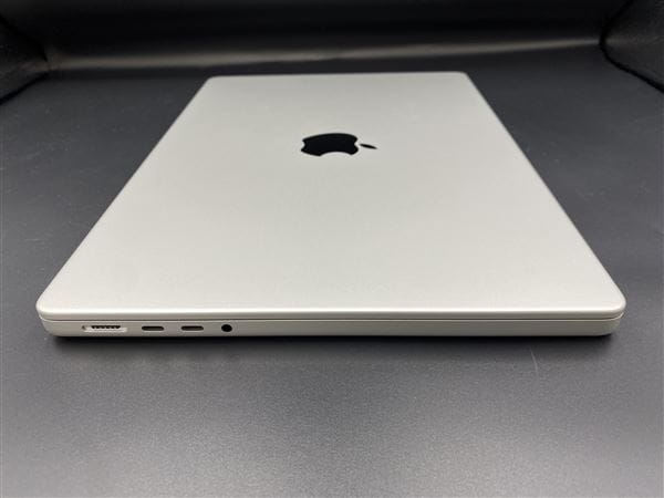 yÁzySۏ؁z MacBookPro 2024N MW2W3J/A