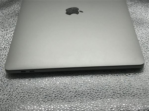 【中古】【安心保証】 MacBookPro 2018年 MR962J/A