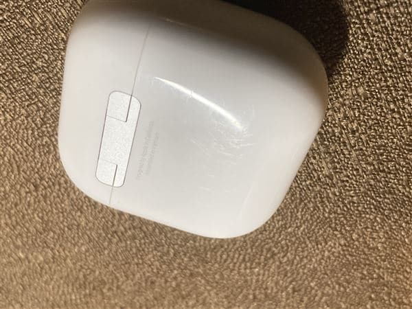 【中古】【安心保証】 AirPods 第4世代 アクティブノイズキャンセリング搭載 MXP93