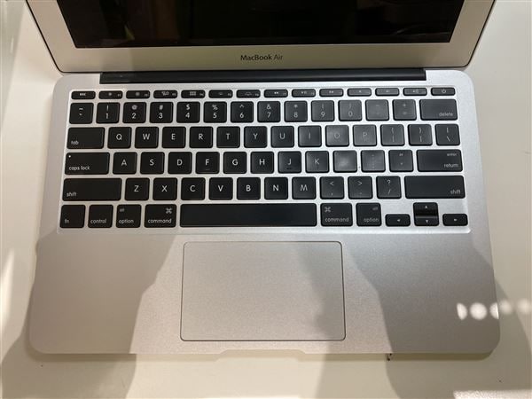 【中古】【安心保証】 MacBookAir 2014年 MD712J/B