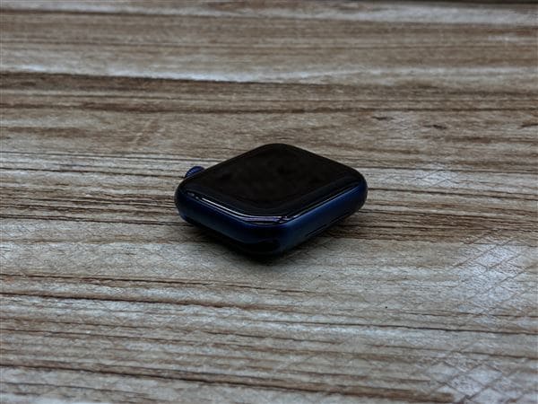 �y���Áz�y���S�ۏ؁z Series6[40mm/GPS]�A���~ �u���[ Apple Watch