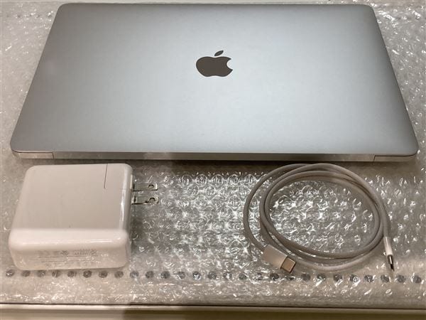 【中古】【安心保証】 MacBookPro 2017年 MPXR2J/A