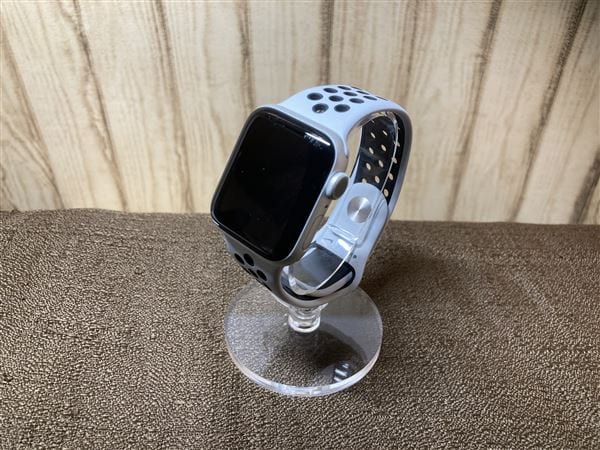 �y���Áz�y���S�ۏ؁z Series6[40mm/GPS]�A���~ �V���o�[ Apple Watch Nike