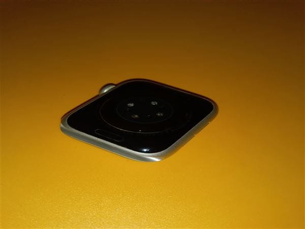 yÁzySۏ؁z oh Series6[40mm/GPS]A~ Vo[ Apple Watch Nike