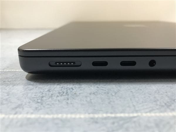 【中古】【安心保証】 MacBookPro 2024年 MX2K3J/A