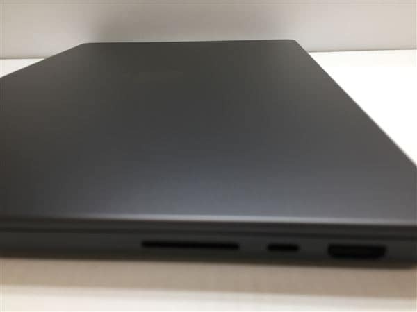 yÁzySۏ؁z MacBookPro 2024N MW2U3J/A