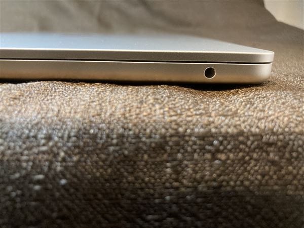 yÁzySۏ؁z MacBookAir 2024N MRXU3J/A