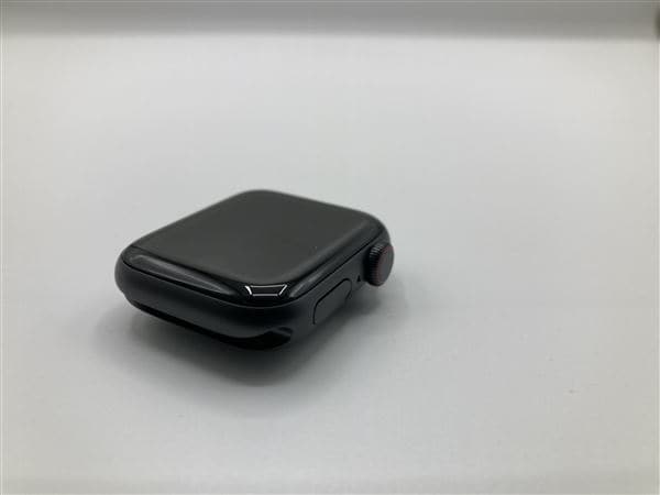 yÁzySۏ؁z SE 1[40mm/Z[]A~ Xy[XOC Apple Watch